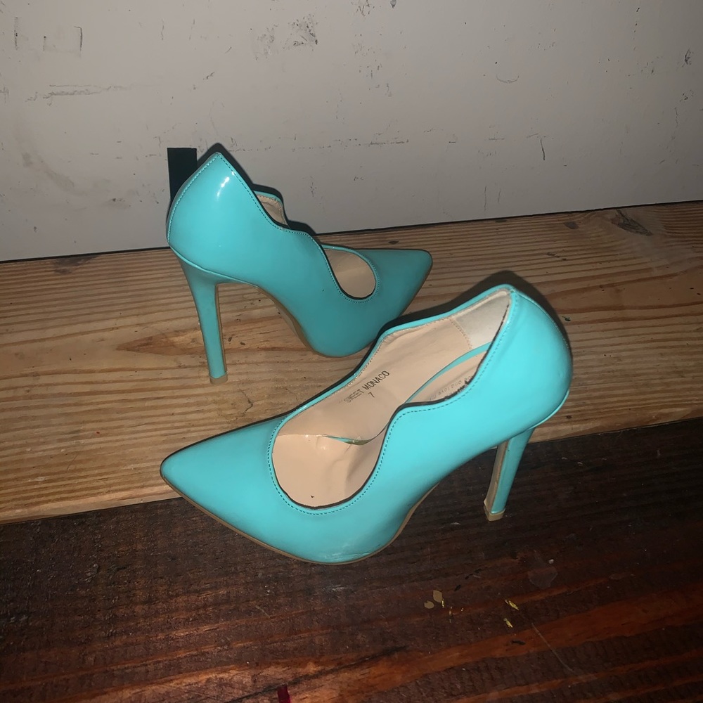 High heels - Picture 2 of 4
